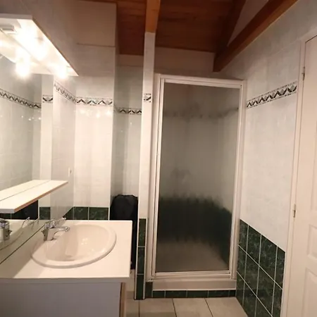 Charmant Gite Renove Avec Terrasse Et Jardin - Entre Cantal Et Lot, Proche Activites Et Sites Historiques - Fr-1-742-86 Roumegoux (Cantal)