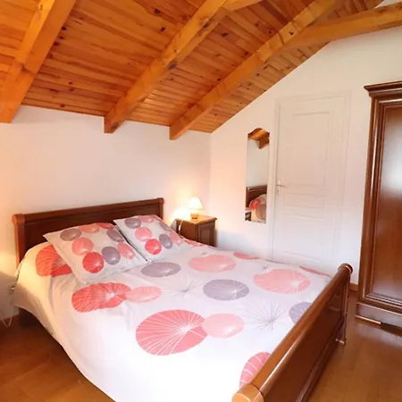 Charmant Gite Renove Avec Terrasse Et Jardin - Entre Cantal Et Lot, Proche Activites Et Sites Historiques - Fr-1-742-86 *